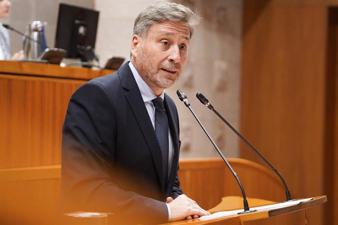 Archivo - El portavoz del grupo parlamentario de CHA de las Cortes de Aragón, José Luis Soro.