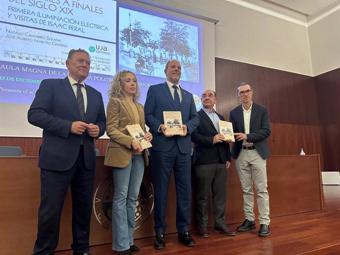 Presentación del libro ‘Dos estampas de Linares a finales del siglo XIX. Primera iluminación eléctrica y visita de Isaac Peral’.