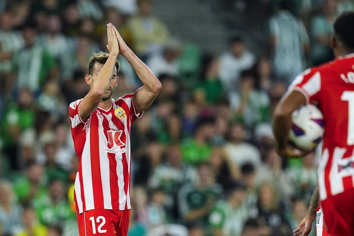 Archivo - Leo Baptistao of UD Almeria celebrates a goal during the Spanish league, La Liga EA Sports, football match played between Real Betis and Atletico de Madrid at Benito Villamarin stadium on May 12, 2024, in Sevilla, Spain.