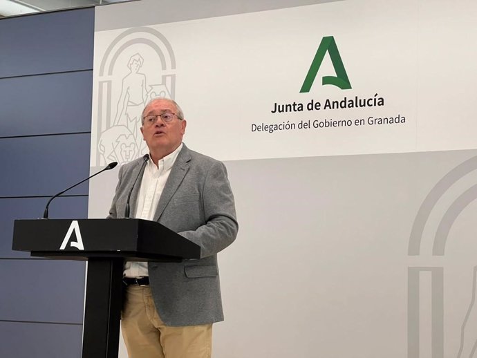 Archivo - El delegado de Fomento, Articulación del Territorio y Vivienda de la Junta en Granada, Antonio Ayllón, en imagen de archivo