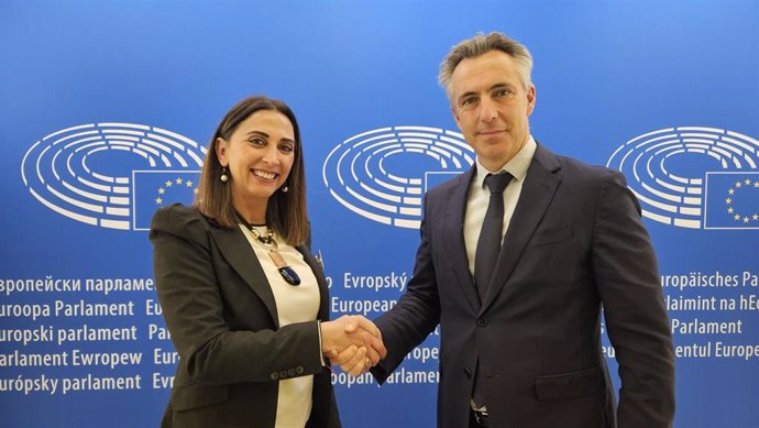 Imagen de la consejera Sara Rubira tras la reunión celebrada esta semana en Bruselas con su homólogo de la Comunidad de Madrid, Carlos Novillo, para formalizar el traspaso de competencias.