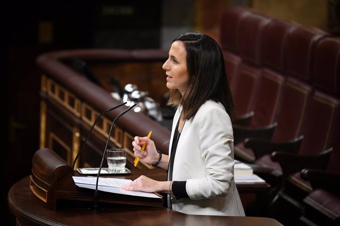 Archivo - La secretaria general de Podemos, Ione Belarra, durante el Pleno del Congreso, a 13 de noviembre de 2024, en Madrid (España).