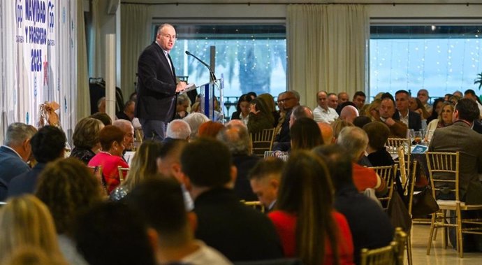 Tellado durante su intervención en la comida de Navidad del PP de Cantabria