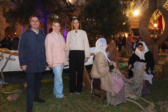 (I-D) El Presidente Del Consell, Llorenç Galmés; La Presidenta Del Govern, Marga Prohens; Y La Vicepresidenta Del Consell Y Consellera Insular De Cultura Y Patrimonio, Antònia Roca, Visitan El Belén Viviente En Los Jardines De La Misericòrdia