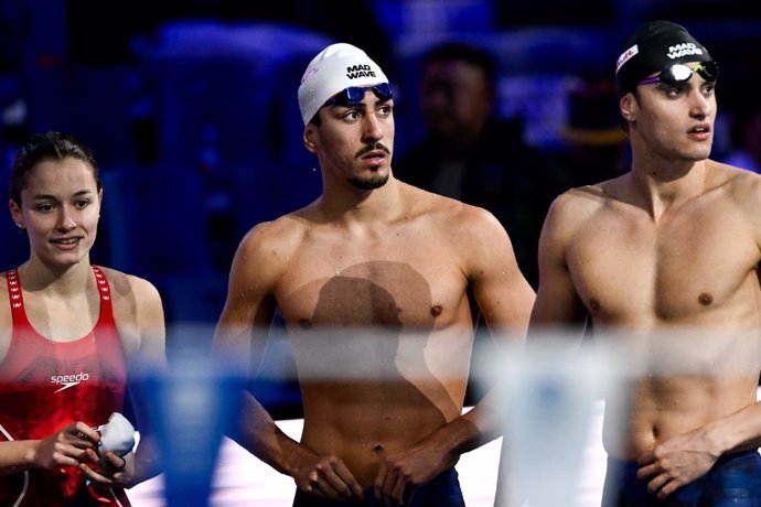 Carmen Weiler, Mario Mollá y Carles Coll durante el Campeonato del Mundo de piscina corta.