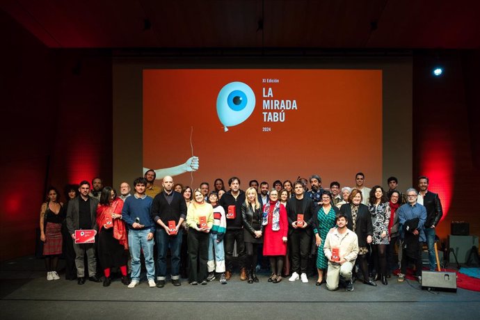 Foto de familia en la entrega de premios del XI Festival La Mirada Tabú celebrado este sábado en Zaragoza