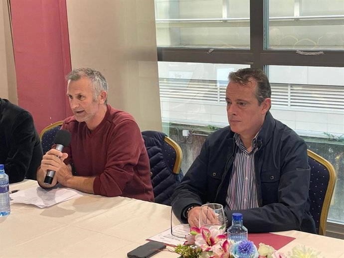 Marcelino Marcos, a la derecha