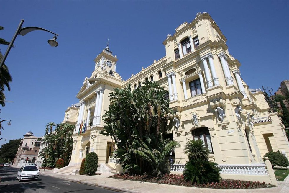 Archivo - Vista exterior del Ayuntamiento de Málaga.