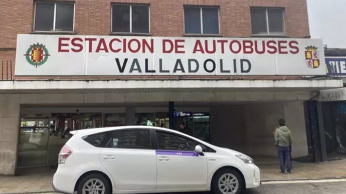 Archivo - Fachada de la estación de autobuses de Valladolid