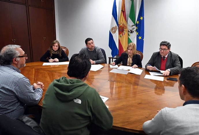 La alcaldesa de Jerez reunida con el Club Deportivo Guadalcacín Fútbol Sala Féminas.