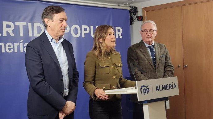 La diputada nacional del Partido Popular de Almería Ana Martínez Labella, en una convocatoria a la prensa.