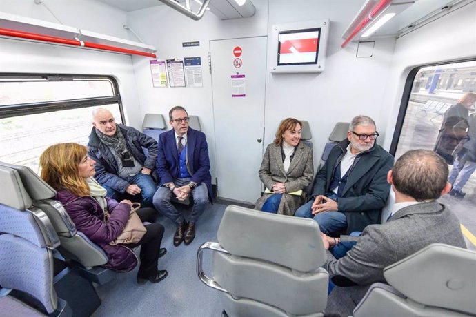 Viaje inaugural de la línia de tren RL4, con la consellera Paneque