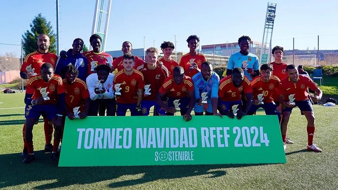 La diversidad y la inclusión vencen en el Torneo Navidades de la RFEF con la selección española de refugiados