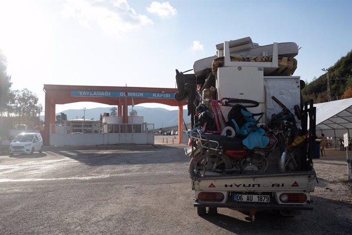 December 13, 2024, Hatay, Turkey: A vehicle seen carrying refugee belongings and property. On December 8, 2024, Islamist-led opposition forces announced that they had captured the Syrian capital Damascus, allowed President Bashar al-Assad to flee and ende