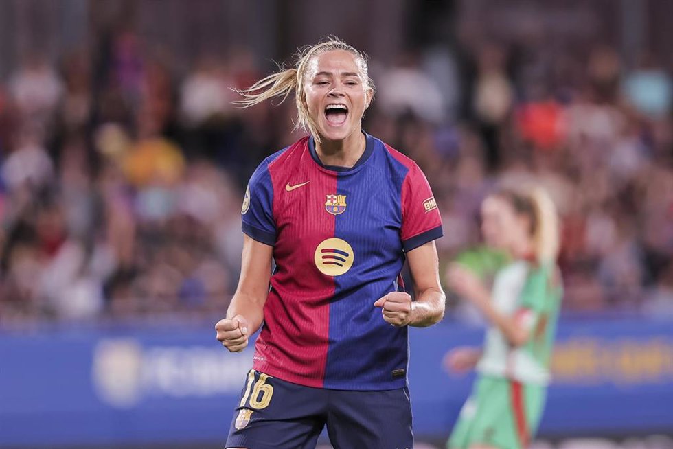 Archivo - Fridolina Rlfo celebra un gol con el FC Barcelona