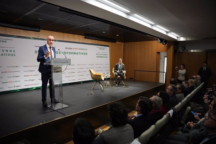 El portavoz municipal del PSOE en el Ayuntamiento de Sevilla, Antonio Muñoz, en un desayuno informativo de Europa Press Andalucía en colaboración con la Fundación Cajasol.