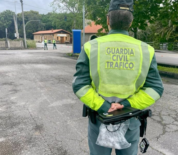 Archivo - La DGT llevará a cabo esta semana una Campaña Especial de control de alcohol y drogas en conductores