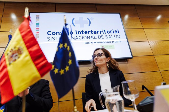 La ministra de sanidad, Mónica García, durante el pleno del Consejo Interterritorial del Sistema Nacional de Salud (CISNS), en la sede del Ministerio de Sanidad, a 16 de diciembre de 2024, en Madrid (España).