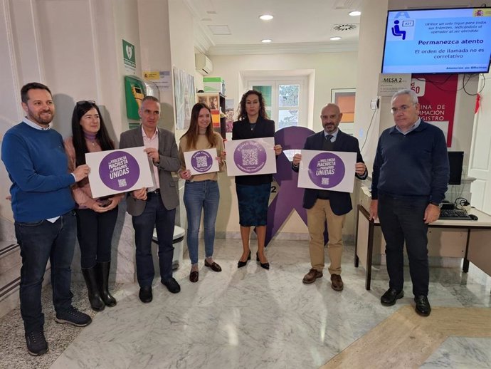 El subdelegado del Gobierno en Málaga, Javier Salas, inaugura el Punto Violeta de la Subdelegación en Málaga.