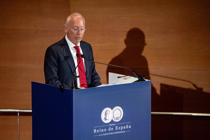 El presidente y fundador de Mango, Isak Andic, interviene durante el acto de entrega del VIII Premio Reino de España a la Trayectoria Empresarial (Iese), en el IESE Business School Barcelona Campus Norte, a 18 de marzo de 2024, en Barcelona, Catalunya 