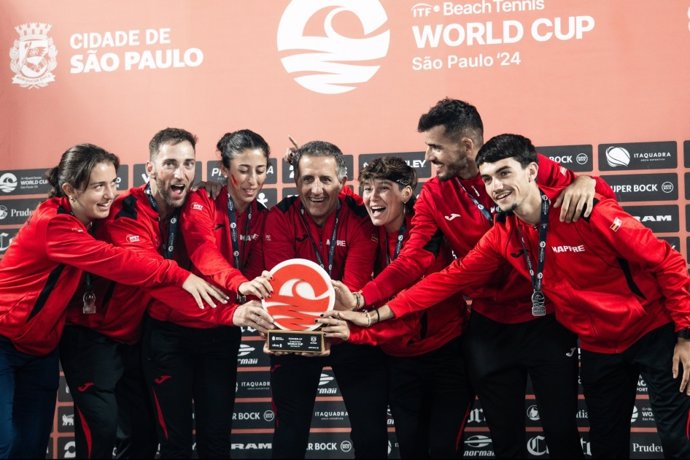 La selección española MAPFRE se proclama subcampeona mundial de tenis playa en Brasil.