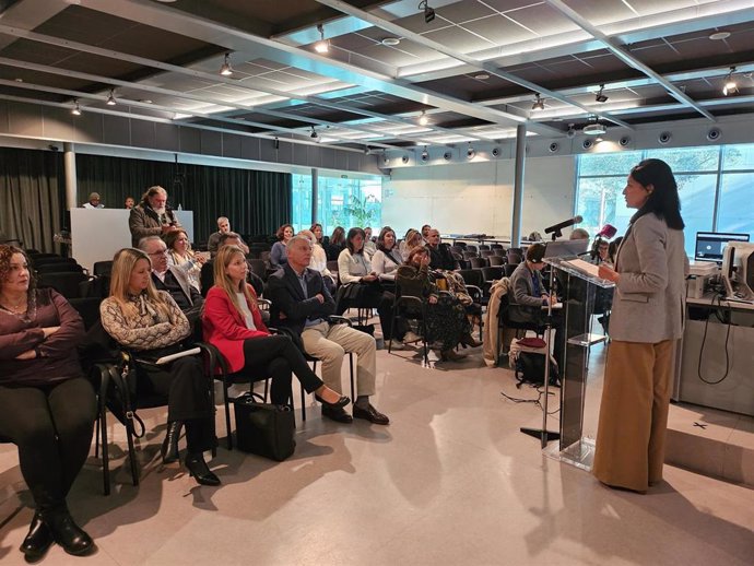 La directora general de Primera Infancia, Atención a la Diversidad y Mejora Educativa, Neus Riera, interviene en el acto de entrega de las acreditaciones de Unicef Baleares.