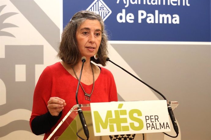 La portavoz de MÉS per Palma, Neus Truyol, en una rueda de prensa.