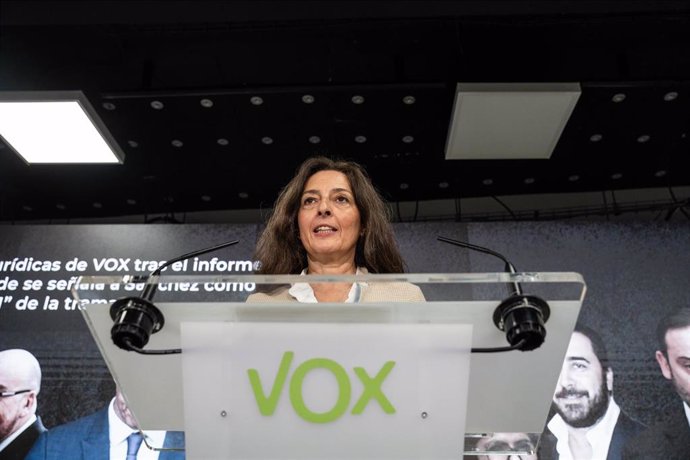 Archivo - La coordinadora jurídica de VOX, Marta Castro, ofrece una rueda de prensa, en la sede nacional de VOX.