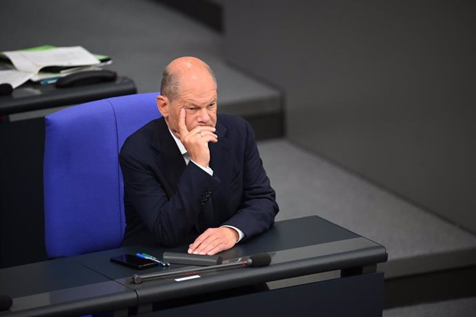 Archivo - 06 June 2024, Berlin: German Chancellor Olaf Scholz sits in the German Bundestag during the debate on the current security situation. Photo: Sabina Crisan/dpa