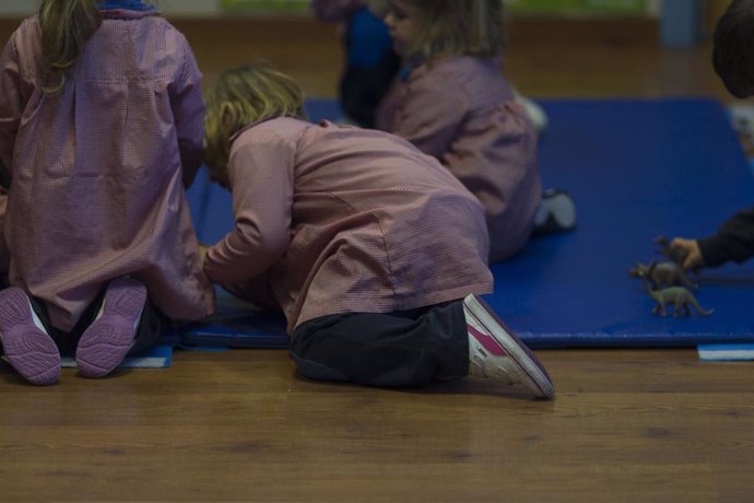 Archivo - Colegio, aula, primaria, infantil, clase, niño, niña, niños, jugando, jugar, juegos