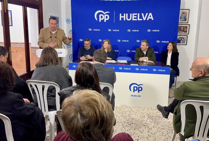 Junta Directiva del PP de Huelva en Moguer.