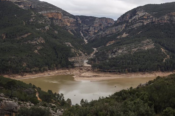 Vista de la presa de Buseo, a 11 de diciembre de 2024, en Chera, Valencia, Comunidad Valenciana (España).  