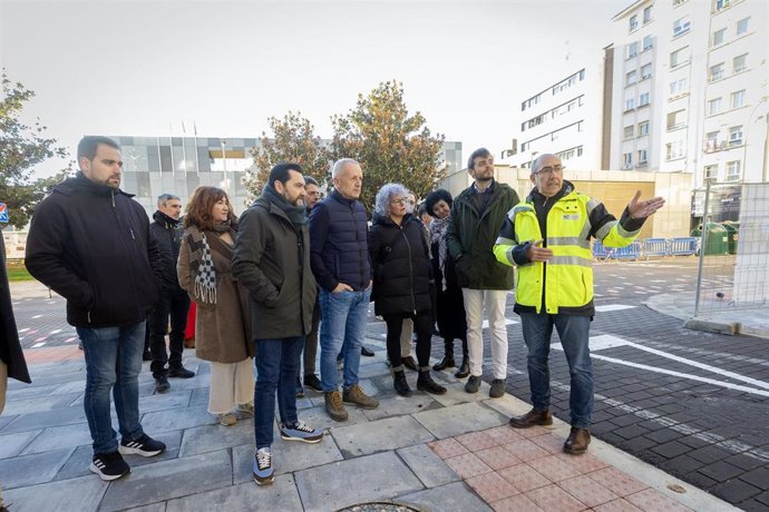 Visita a las obras en calles de Burlada.