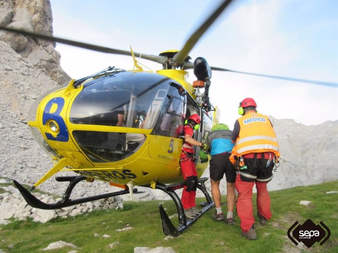 Archivo -    El Grupo de Rescate de Bomberos del Servicio de Emergencias del Principado de Asturias (SEPA).