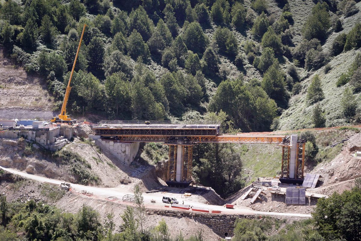 El viaducto de O Castro en la A-6 operará a pleno rendimiento desde el 30 de diciembre