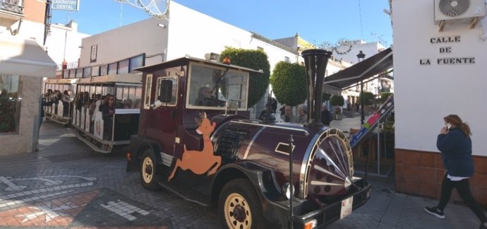 El 'Trenecito Navieño' llega a Tomares (Sevilla) este lunes.