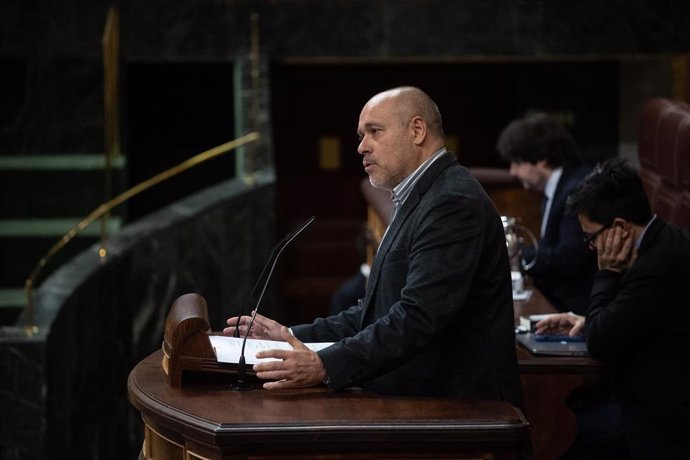 El diputado de ERC Jordi Salvador i Duch Carlos Flores interviene durante una sesión plenaria, en el Congreso de los Diputados, a 28 de noviembre de 2024, en Madrid (España).