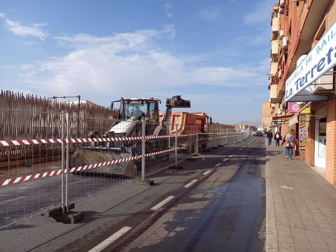 Adif y Ayuntamiento habilitan nuevo acceso al parking de Renfe por las obras de la Estación Central del Tram.