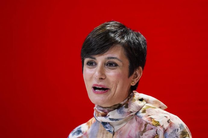 La vocal de la CEF-PSOE y ministra de Vivienda y Agenda Urbana del Gobierno de España, Isabel Rodriguez, durante el ágora Adelantando por el derecho a una vivienda digna. en el primer día del 41 Congreso Federal del PSOE en el Palacio de Congresos y E