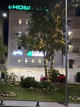 Alumbrado navideño en el Hospital de Jerez.