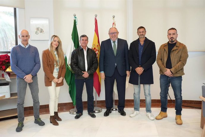 El rector de la UCO, Manuel Torralbo (tercero por la dcha.), en el encuentro para la futura creación de un Centro Internacional de Buceo Científico.
