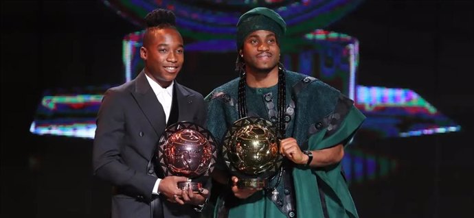 Ademola Lookman y Barbra Banda, mejores jugadores africanos de 2024