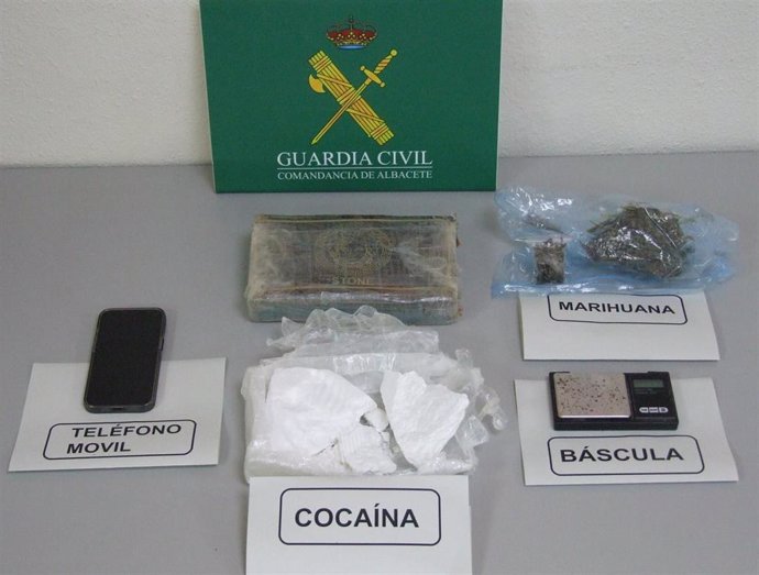 Sustancias incautadas en el operativo de la Guardia Civil.