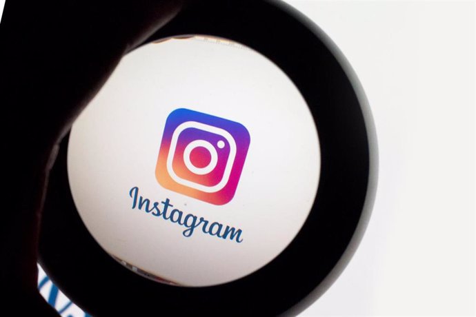 Archivo - FILED - 11 December 2016, Bavaria, Munich: A view of the logo of US social media application Instagram. Photo: Tobias Hase/dpa