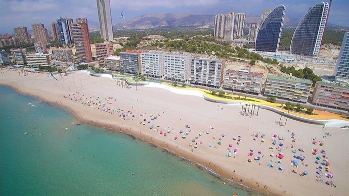 Archivo - Playa de Benidorm