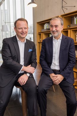 Pascal Lauffret y Hervé Hélias, nombrados CEO y presidente de Forvis Mazars Group.