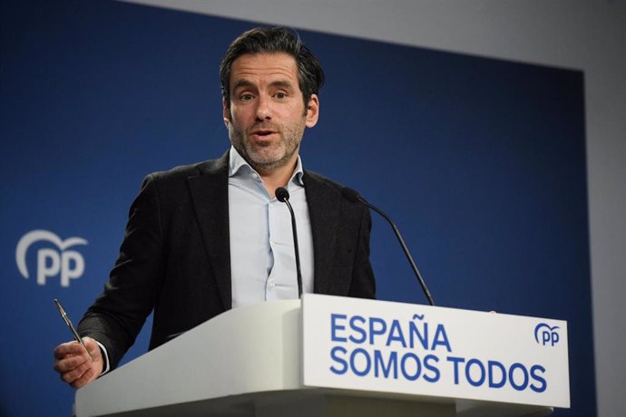 Archivo - El vicesecretario de Cultura y portavoz del PP, Borja Sémper, durante una rueda de prensa posterior al Comité de Dirección del PP, en la sede de Génova, a 11 de noviembre de 2024, en Madrid (España).