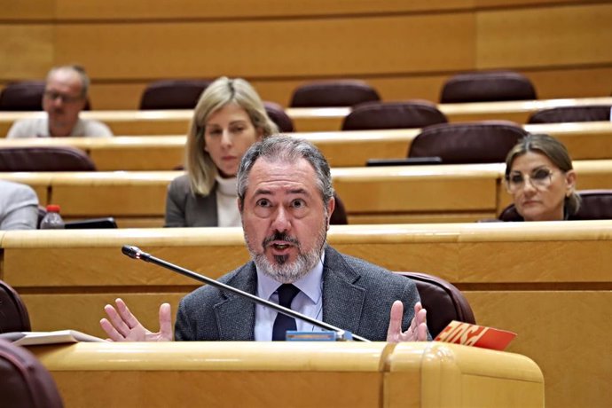 Archivo - El portavoz del PSOE en el Senado, Juan Espadas.