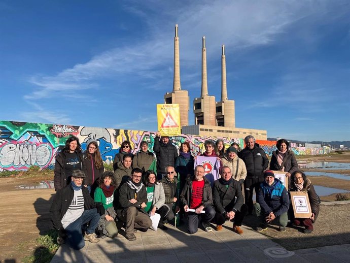 Representantes de una quincena de entidades ecologistas y vecinales