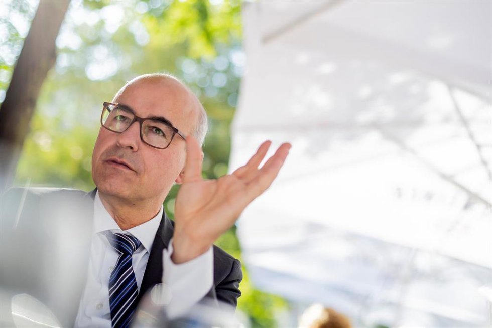 Archivo - FILED - 08 September 2021, Berlin: Achim Wambach, President of the Centre for European Economic Research (ZEW), talks to the Deutsche Presse-Agentur during an interview. The expectations of financial experts for the German economy brightened s
